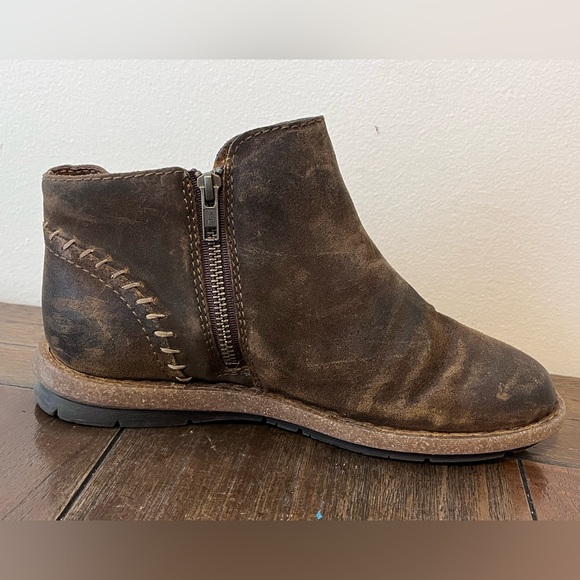 Born Tora Brown Distressed Leather Booties Womens size 9 - Picture 5 of 10